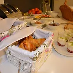 Ξενοδοχείο Pure White 4*