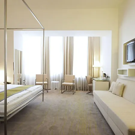 Pure White 4* Praga