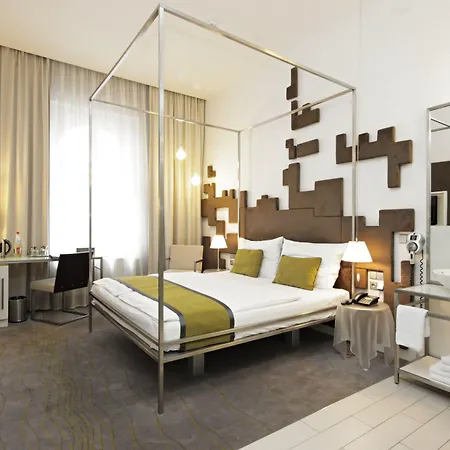 Pure White Hotell 4*