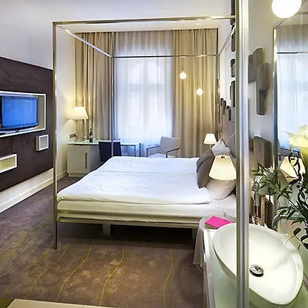 Pure White 4* Praga