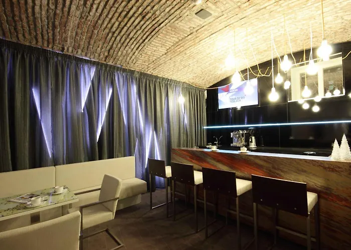 Hotel Pure White