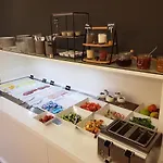 Hotel Pure White
