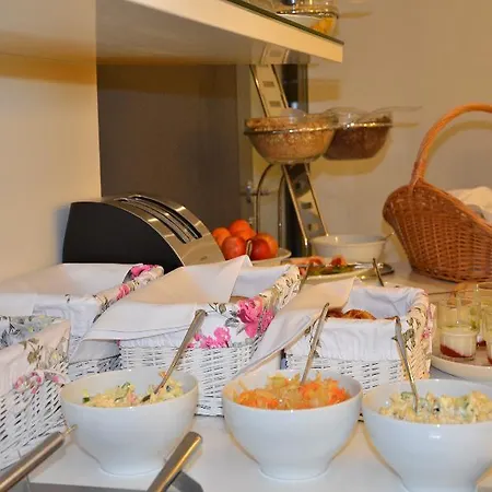 Pure White Hotell 4*