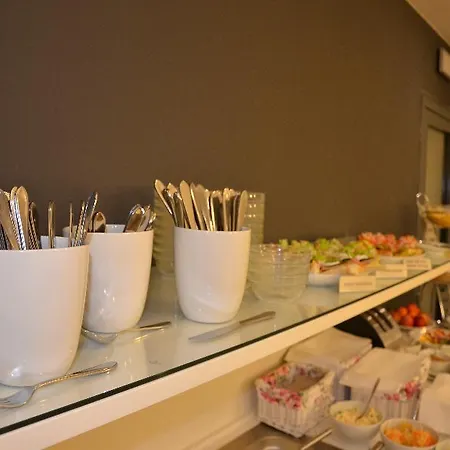 Hotell Pure White Prag