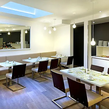 Pure White Hotell Prag