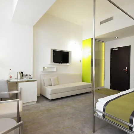 Hotell Pure White Prag