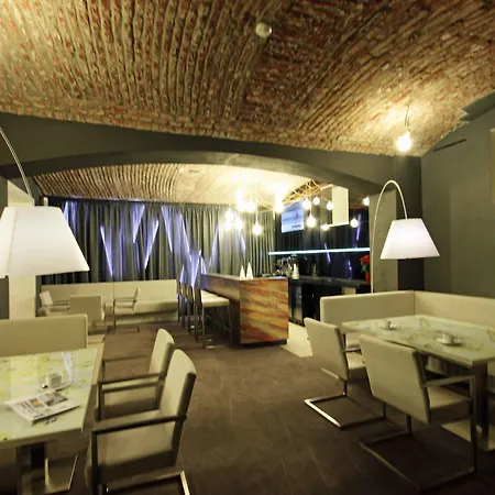 Pure White Hotell