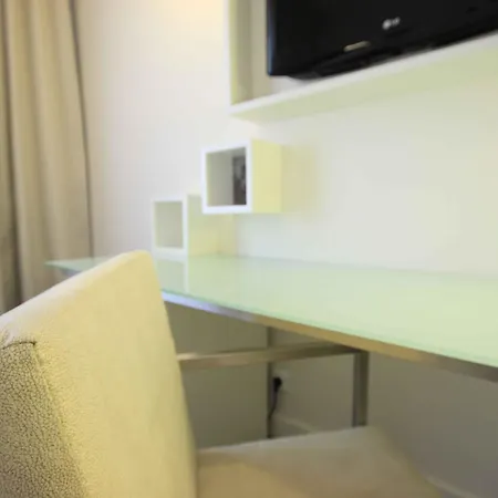 Pure White Hotell 4*