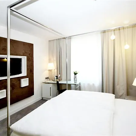 Pure White Hotell 4*