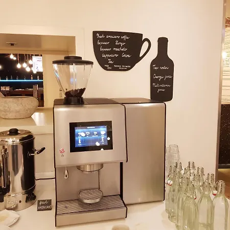 Pure White Hotell 4*