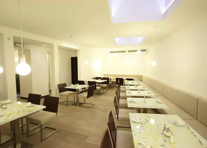 Pure White Hotel 4*