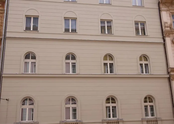 Pure White Hotel 4*