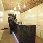 Pure White Hotell