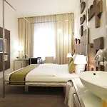 Hotel Pure White