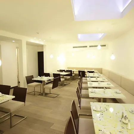 Pure White Hotel 4*
